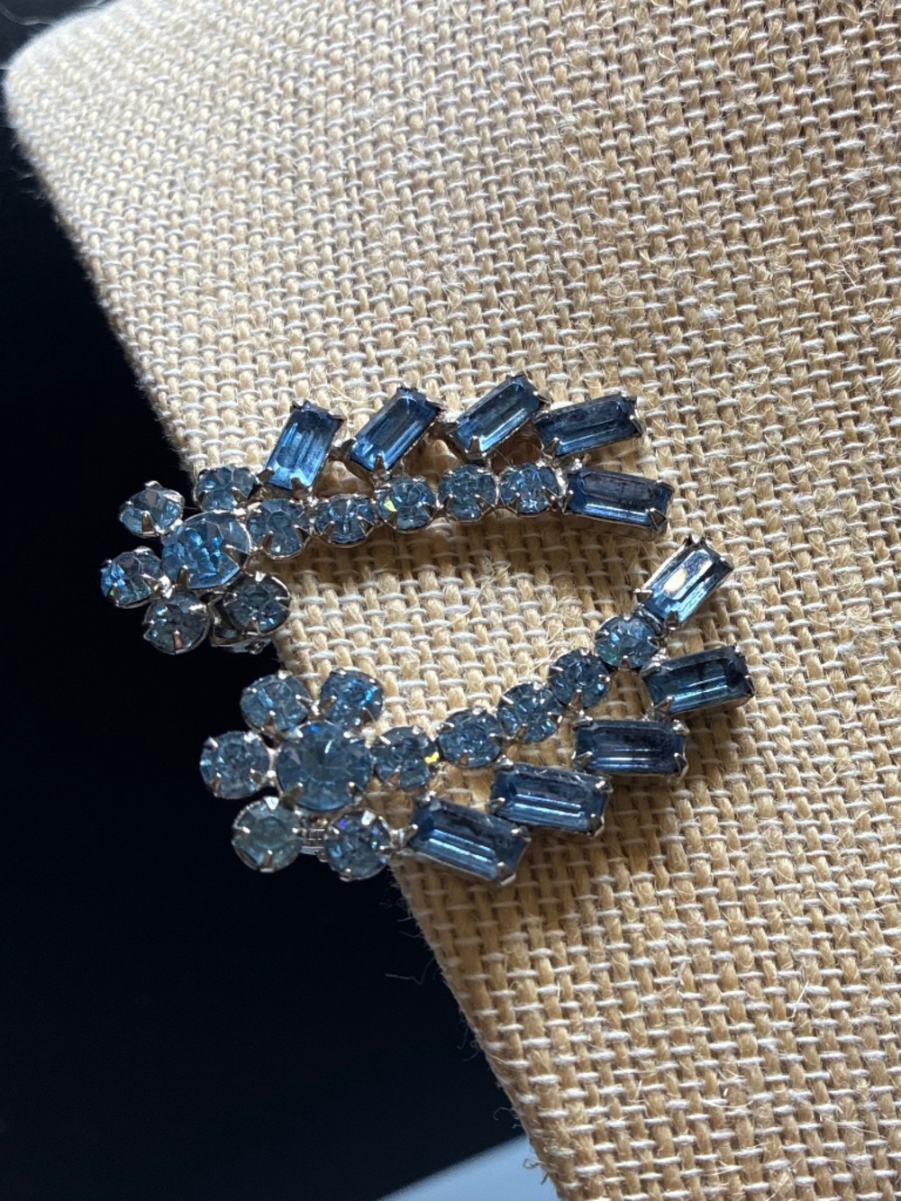 Vintage 1950’s Blue Rhinestone clip on earrings